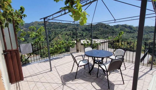 Appartamento indipendente vacanze a Palazzo Lupis
