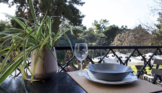 Apt in central Plaka with rooftop and best Agora Acropolis view! Best location!