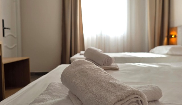 Azure Hotel Dhermi