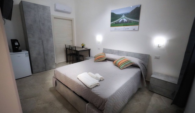 B&B REVOLUTION BED & BREAKFAST