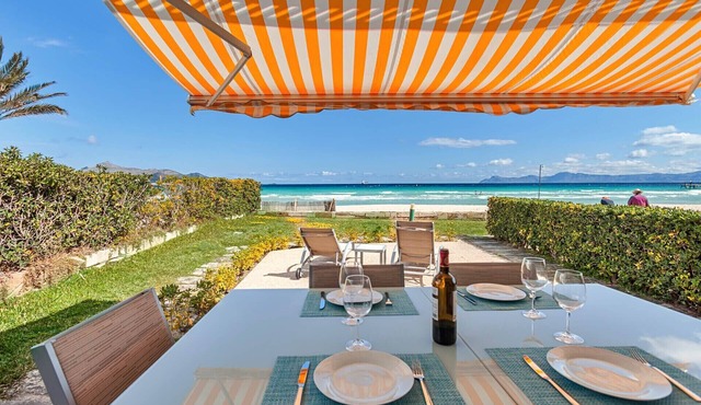 Beachfront House Socias Playa for six people