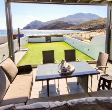 Beachfront Marilous House - Skyros Getaway