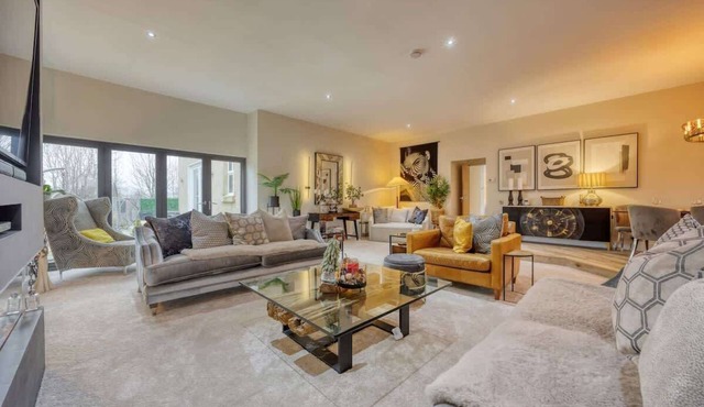 Beautiful 4 Bed Sandstone Farmhouse