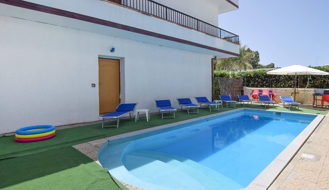 Beautiful apartment in Palmi with WiFi