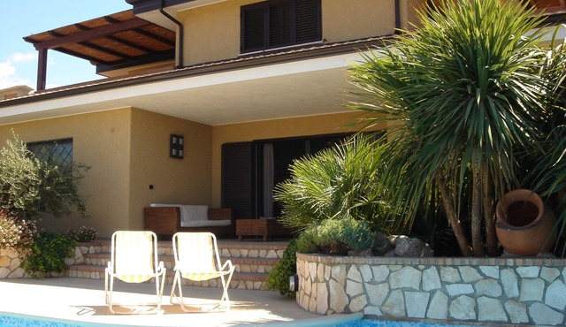 beautiful detached villa with private pool wi-fi