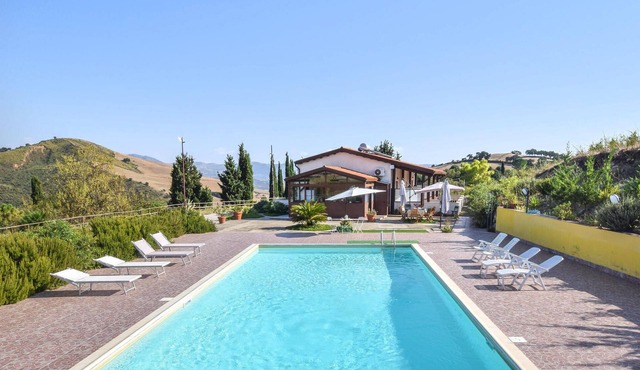 Beautiful home in Caccamo