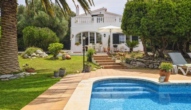 Beautiful private villa for 6 people with WIFI, private pool, TV, patio and panoramic view