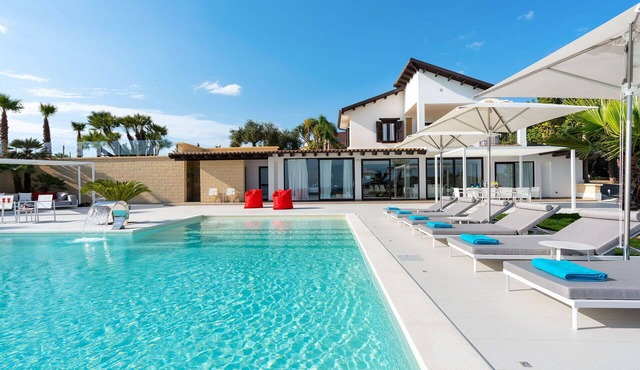 Beautiful private villa for 6 guests with WIFI, A/C, private pool, TV, patio and panoramic view