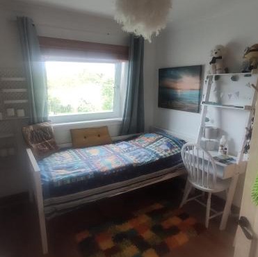 Bedroom in quiet neighborhood