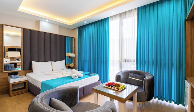 BLACK PALACE HOTEL