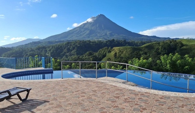 Blue Mountain Lodging Arenal