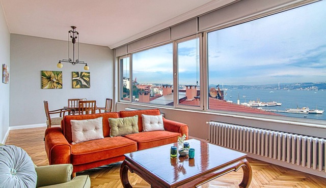Bosphorus View Flat By Coast 5 min to Taksim
