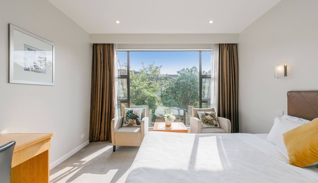 Boulevard Hotel