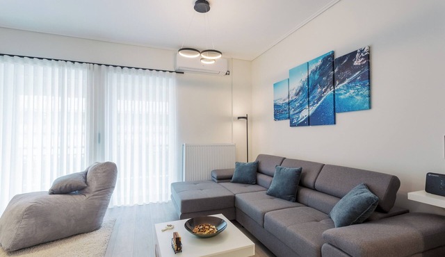 Bright 2 Bedroom Apartment Helios by Philoxenia