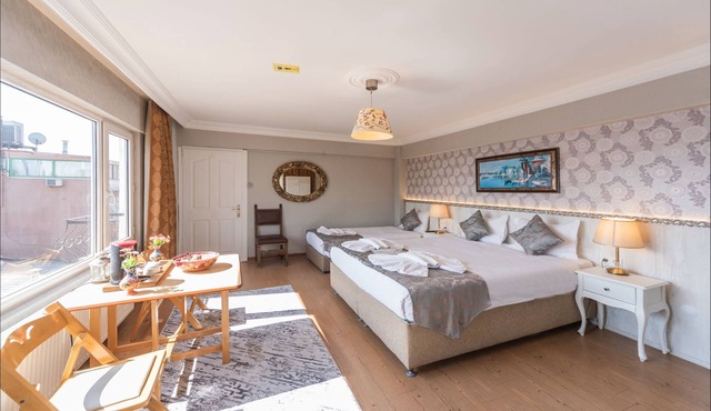 Bright and spacious apartment only a few steps from Blue Mosque