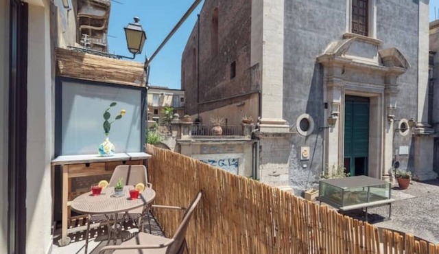 Bright Studio Apartment with Balcony and View of St. Agatha