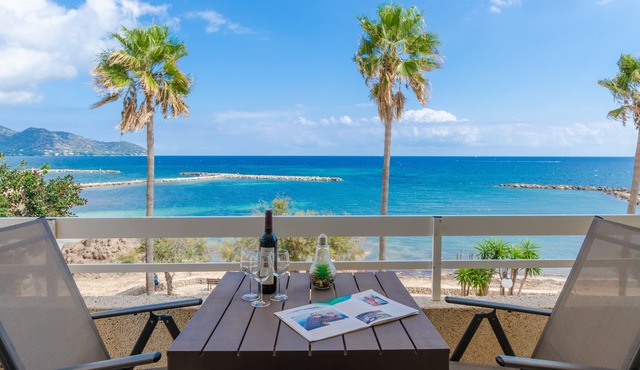 CALA BONA CALM & BEACH - Apartment in front of the beach of CALA BONA. Free WiFi