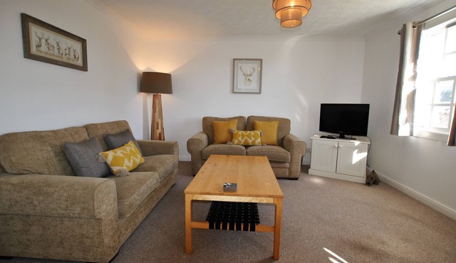 Calabeinn - Two Bedroom Apartment, Sleeps 4