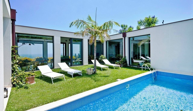 Camelia - Three Bedroom Villa, Sleeps 6