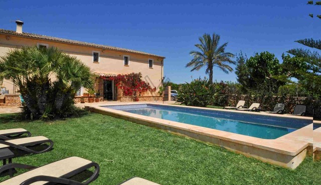 Casa Antonio: Rural Charm with Pool