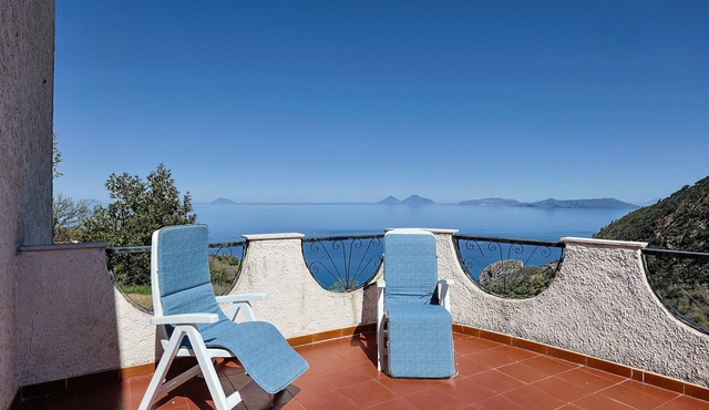Casa Santo Stefano – Panoramic Villa with Sea and Mountain Views