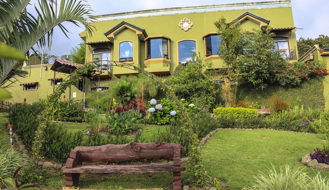 Casas del Toro Monteverde