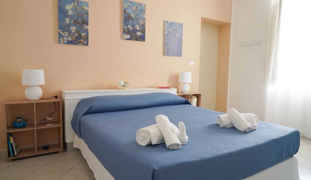 Casteldaccia center apartment. Quiet area. 4 places.Cottage Olivuzza