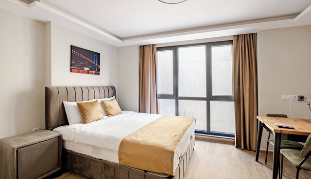 Central Brand New Studio Near Metro