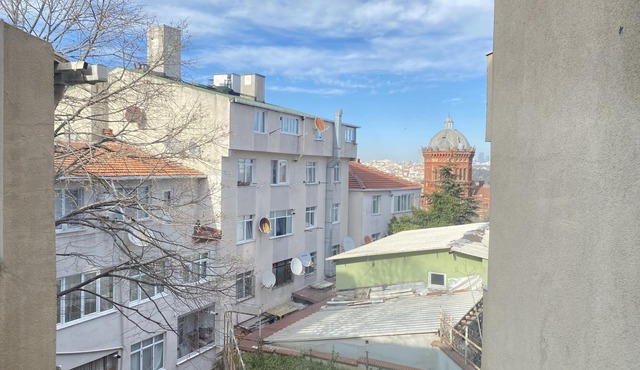 Central & Comfortable Flat in Historic Balat