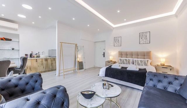 Central Comfy Spot | Studio for 2 with Wi-Fi by PikHost