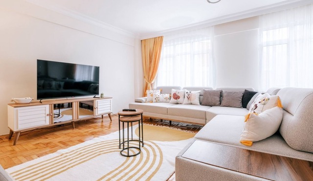 Central Flat Near Cevahir Mall and Metro in Sisli