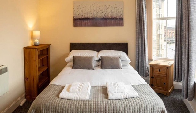 ☆ Central, Spacious Apartment Close to University☆