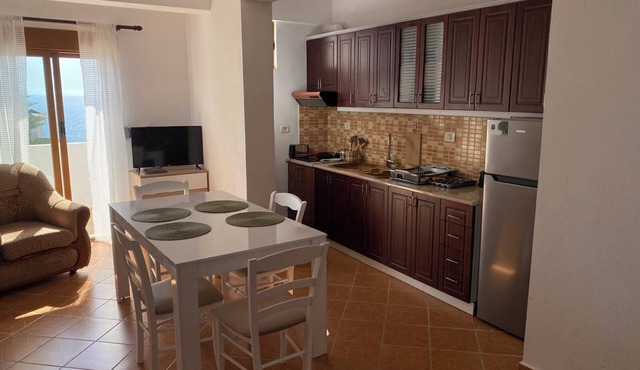 Charming 1-bedroom apartment in pleasant Sarandë with AC