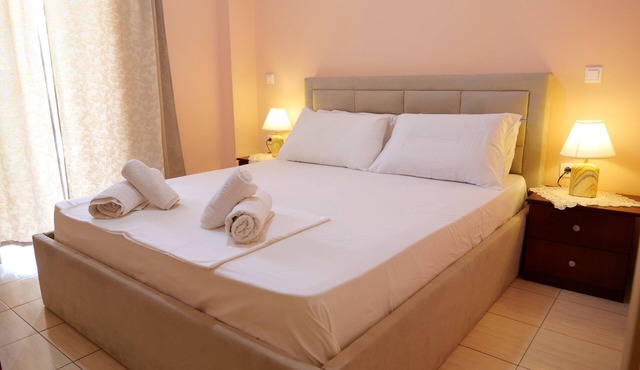 Charming 2-Bed Apartment in Sarandë