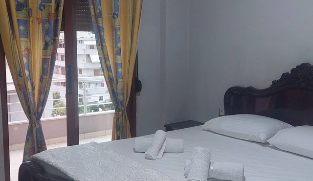Charming 2-bedroom apartment with WiFi, AC in brilliant Gjirokastër