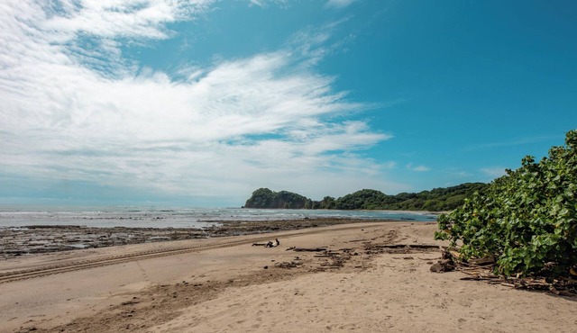 Charming 3-bedroom house, Beachfront, Nosara