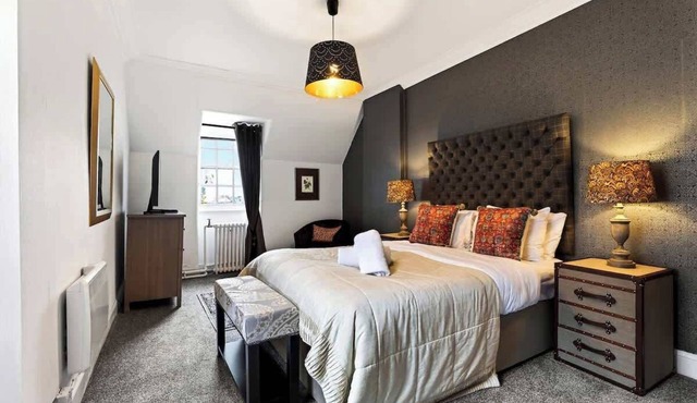 Charming 4-bed in a Scottish Baronial mansion