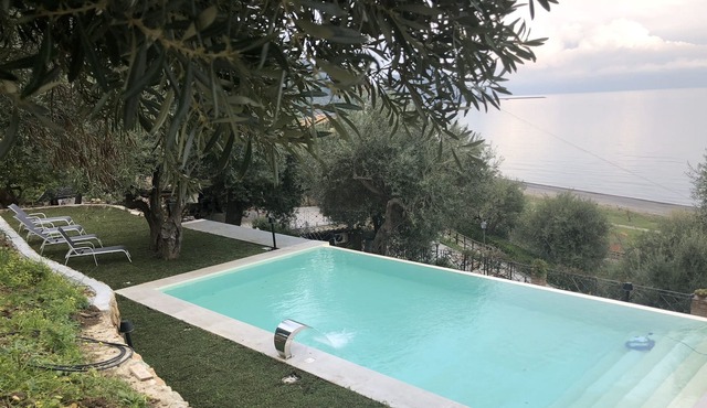 Charming see front villa with pool