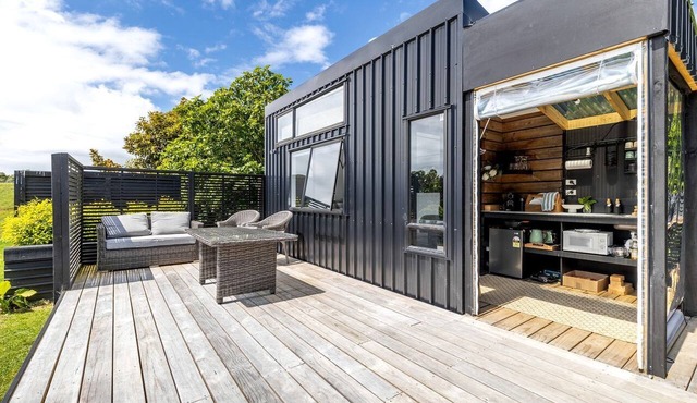 Charming Tiny House Surrounded by Trees in New Plymouth, North Island