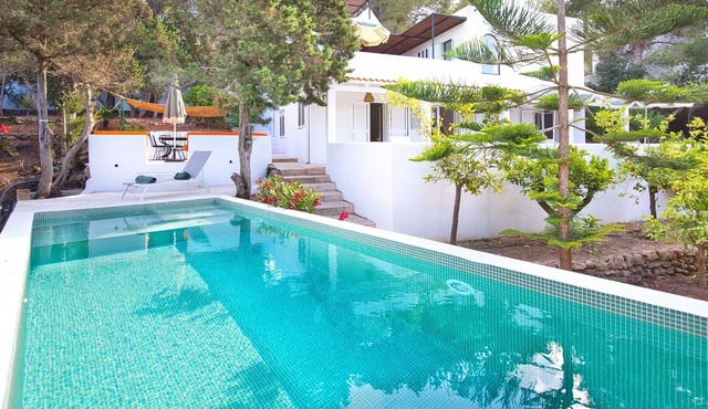 Charming villa in a quiet location close to the beach