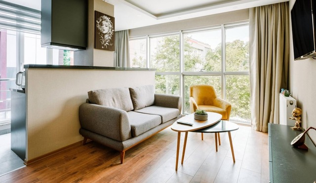 Chic, Modern Flat Near Torium Mall in Beylikduzu