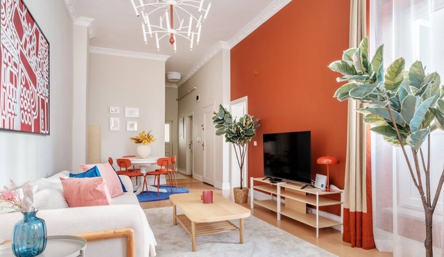 Chic, Modern Flat w Balcony 5 min to Taksim