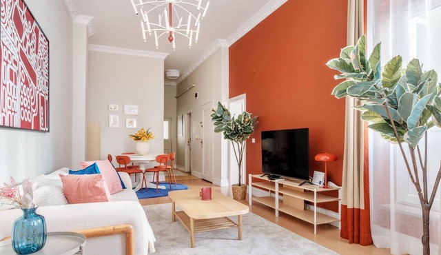 Chic, Modern Flat w Balcony 5 min to Taksim