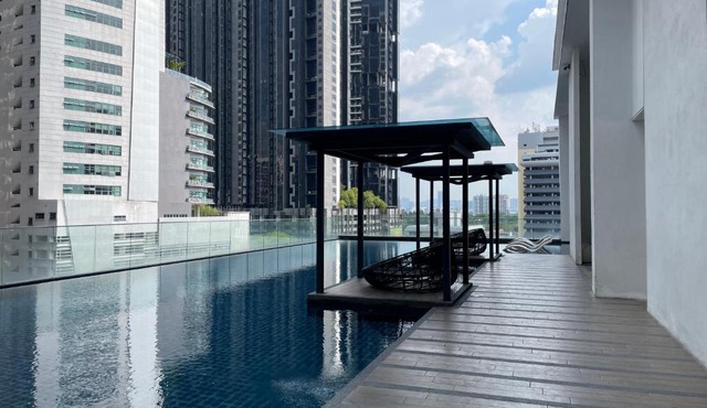 CLASSY SUITE's R E I Z Z RESIDENCE