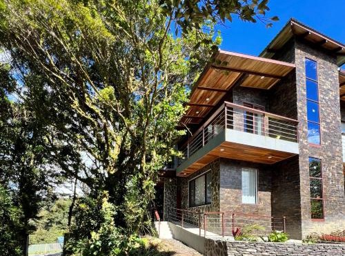 Cloud Forest Escape Wine, Views & Farm