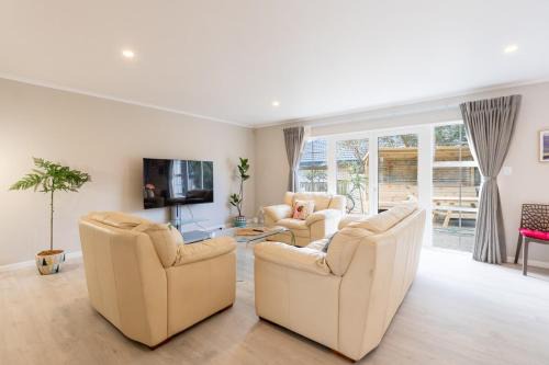 Comfortable 3-Bedroom Home in East Tamaki Heights