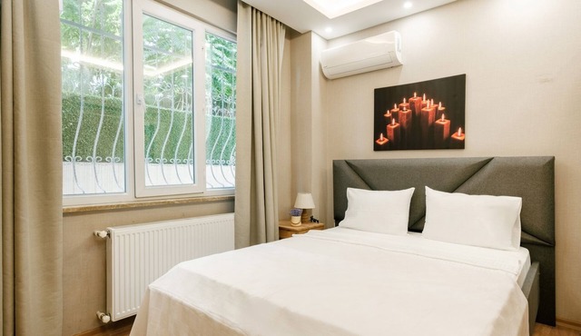 Compact Flat 2 min to Metro, Near Marmara Park