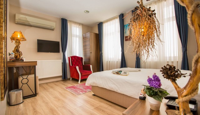 Corner Garden Hotel