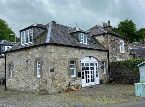 Cosy Cottage on Secluded Private Estate
