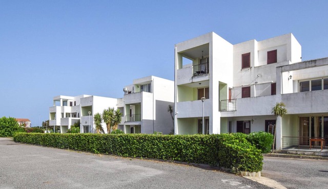 Cozy apartment in Isca Marina with WiFi